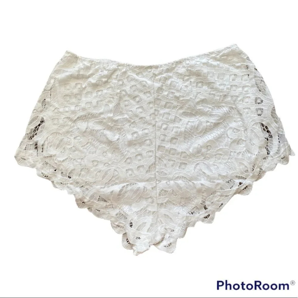 New Free People One Adella Shorts in White Size Medium